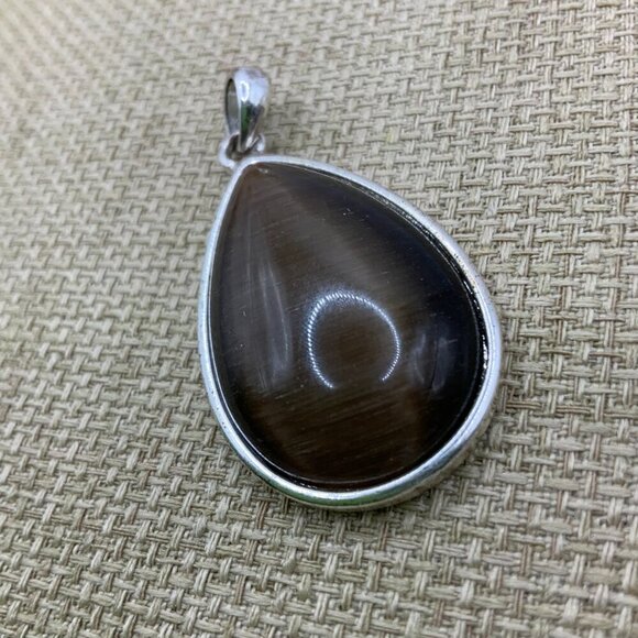 Avon Vintage Chocolate Rain Brown Silver Tone Teardrop Pendant - Picture 4 of 9